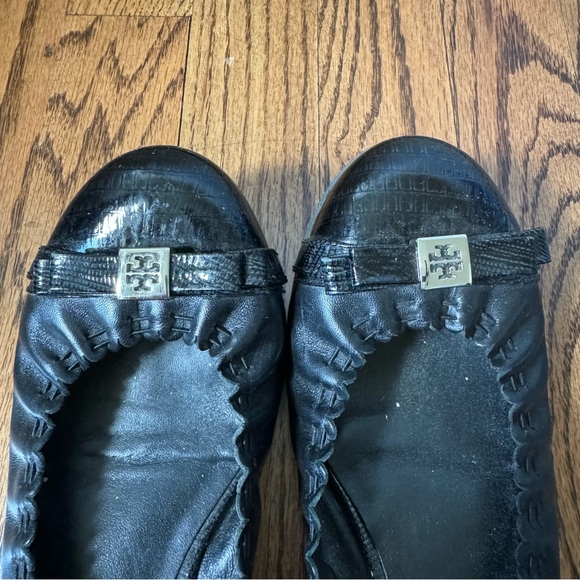 Tory Burch Black Leather And Patent Leather Cap Toe Ballet Flats - Picture 6 of 6